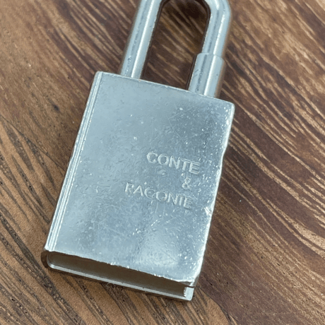 HERMES　キーホルダー　シルバー925　カデナ　ブック　2010年限定