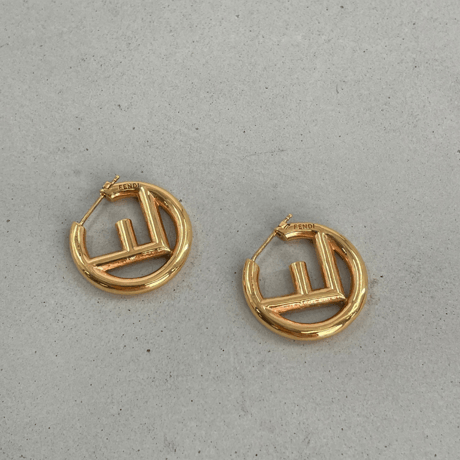 FENDI　エフイズ　ピアス　ゴールド