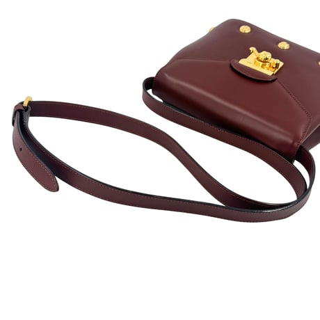 Ferragamo　ショルダーバッグ　レザー　ブラウン