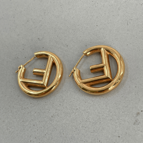 FENDI　エフイズ　ピアス　ゴールド