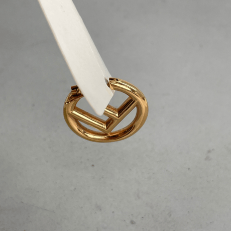 FENDI　エフイズ　ピアス　ゴールド