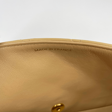 CHANEL　マトラッセ　ショルダーバッグ　ラムスキン　ベージュ