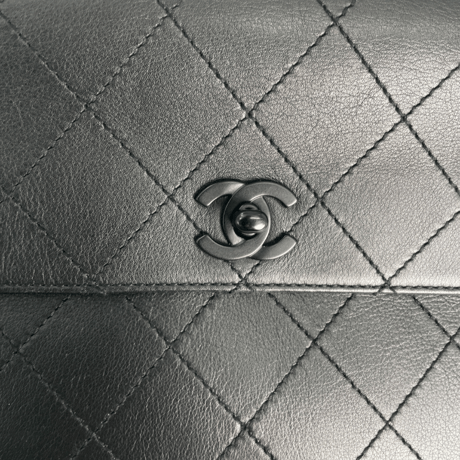 CHANEL　レザー　マトラッセ　ワンショルダーバッグ