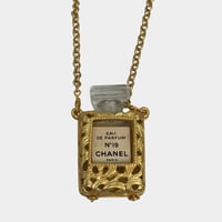 CHANEL　香水ケース　ネックレス