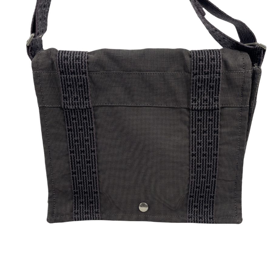 6735593afafd8b023f6e8af3