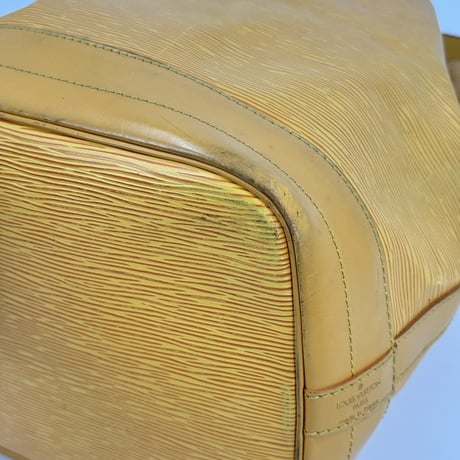 LOUIS VUITTON エピ プチノエ イエロー レザー 巾着 ショルダーバッグ M44109