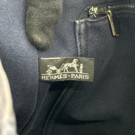 HERMES ブラック×ネイビー サックフールトゥーMM ハンドバッグ