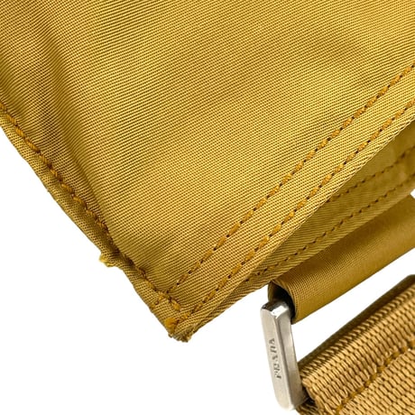 PRADA ナイロン ベージュ クロスボディ ショルダーバッグ