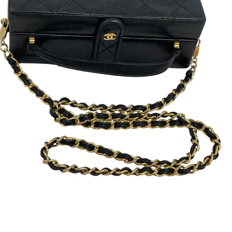 CHANEL　マトラッセ　ハンドバッグ　ラムスキン