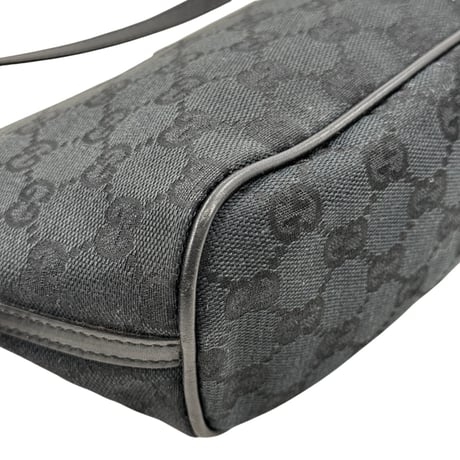 GUCCI GGキャンバス ブラック アクセサリー ポーチ