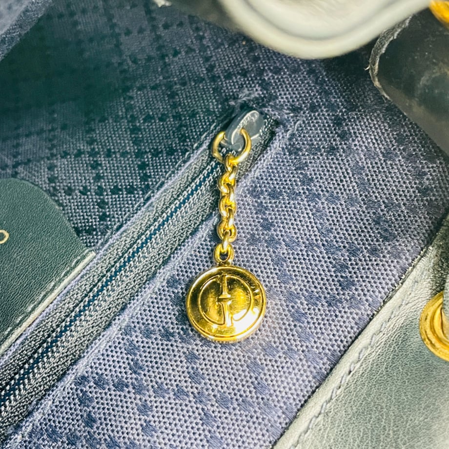 6960684400d7d500018b3cca