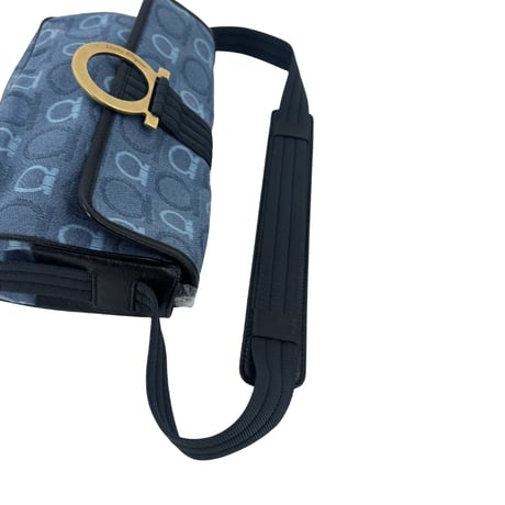 Ferragamo　デニム　ガンチーニ