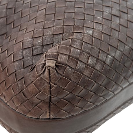 BOTTEGA VENETA イントレチャート パテントレザー ブラウン ショルダーバッグ