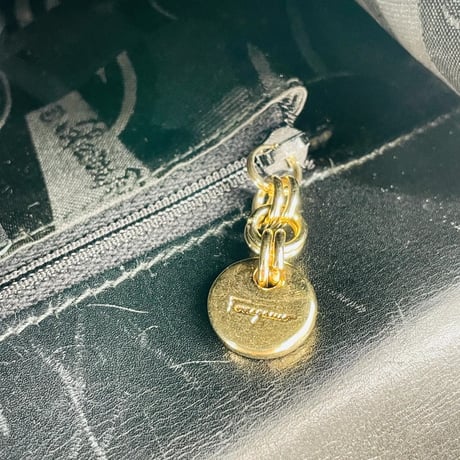 Salvatore Ferragamo ブラック レザー ガンチーニ レディース 2way ハンドバッグ