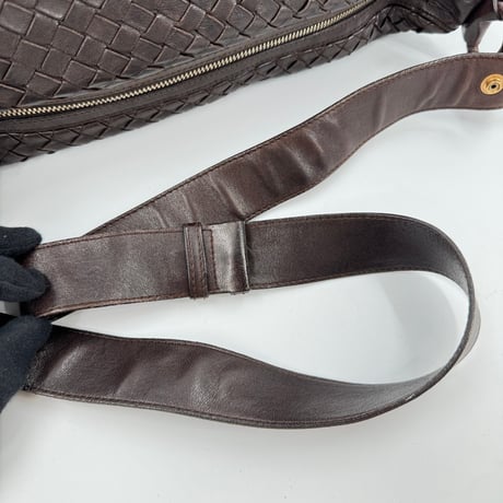 BOTTEGA VENETA イントレチャート パテントレザー ブラウン ショルダーバッグ