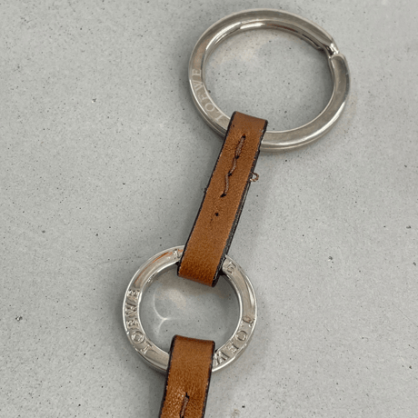 LOEWE　キーホルダー　シルバー　ロゴ