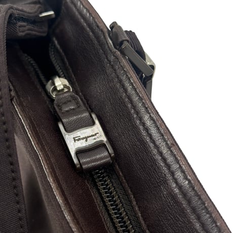 Ferragamo　２WAYチェーンショルダー　キャンバス