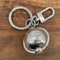 LOUIS VUITTON　キーホルダー　シルバー　メッキ