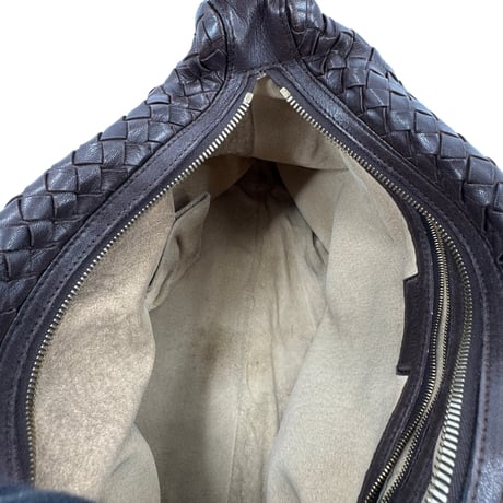 BOTTEGA VENETA イントレチャート パテントレザー ブラウン ショルダーバッグ