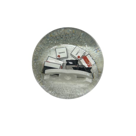 CHANEL　スノードーム