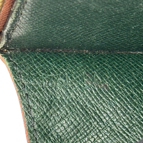 LOUIS VUITTON エピ ケニア ブラウン ポッシュ ドキュマン M54498