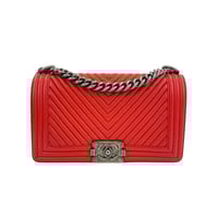 CHANEL　ボーイシャネル　Vステッチ