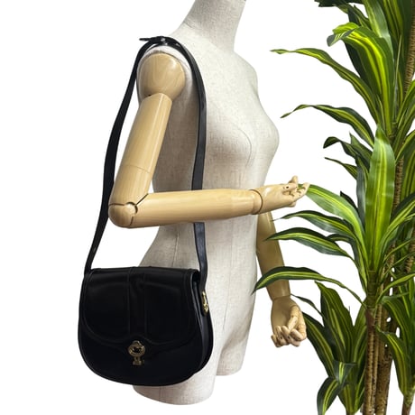 GUCCI　ショルダーバッグ　ブラック