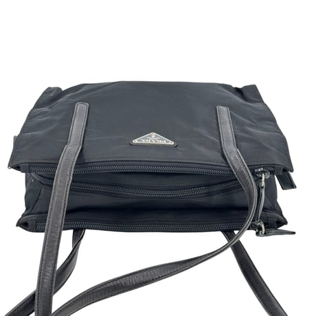 PRADA テスート ブラック ショルダーバッグ