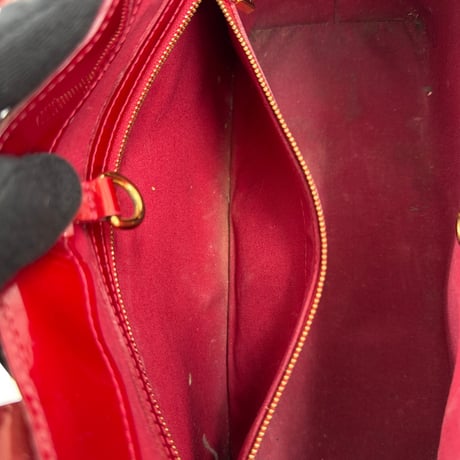 LOUIS VUITTON モノグラム ヴェルニ レッド ウィルシャーPM M93642 ハンドバッグ