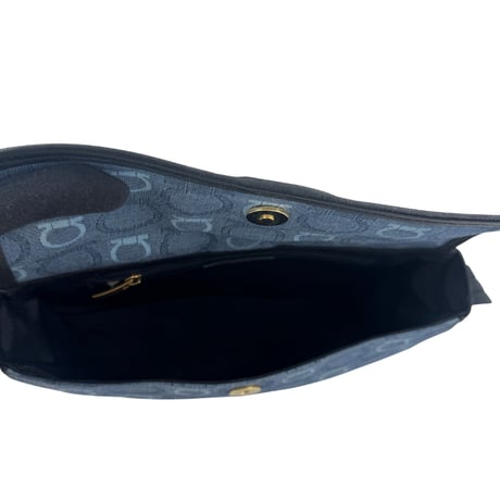 Ferragamo　デニム　ガンチーニ