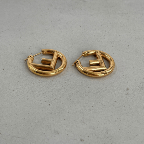 FENDI　エフイズ　ピアス　ゴールド