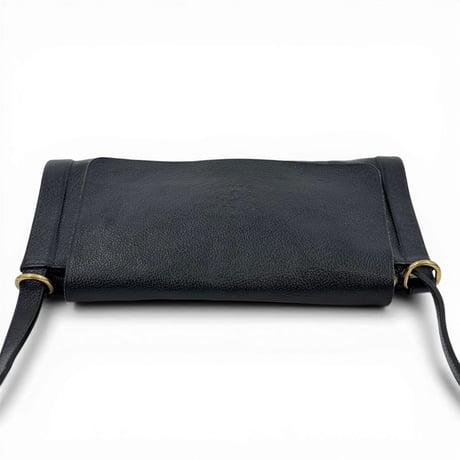 IL BISONTE レザー ブラック ショルダーバッグ