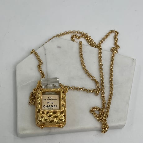 CHANEL　香水ケース　ネックレス