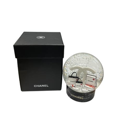 CHANEL　スノードーム