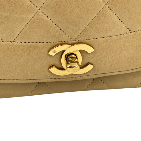 CHANEL　マトラッセ　ショルダーバッグ　ラムスキン　ベージュ