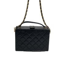 CHANEL　マトラッセ　ハンドバッグ　ラムスキン