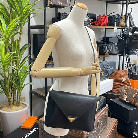 Yves saint laurent カサンドラロゴ ショルダーバック