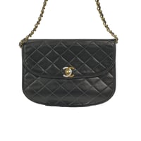 CHANEL　パリ限定　チェーンショルダーバッグ