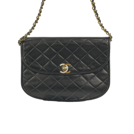 CHANEL　パリ限定　チェーンショルダーバッグ