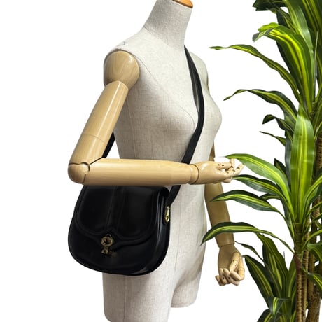 GUCCI　ショルダーバッグ　ブラック