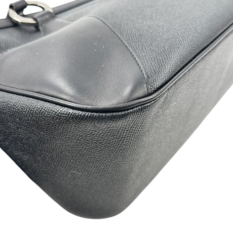 BVLGARI ブラックレザー ショルダーバッグ