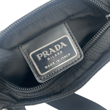 PRADA　ショルダーバッグ　ナイロン　ブラック