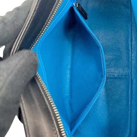 BVLGARI ブラックレザー ショルダーバッグ