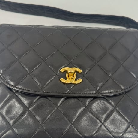 CHANEL　ショルダー　ラムスキン