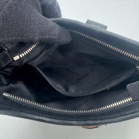 Ferragamo　ナイロン×レザーバッグ