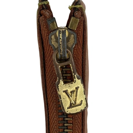 LOUIS VUITTON エピ ケニア ブラウン ポッシュ ドキュマン M54498