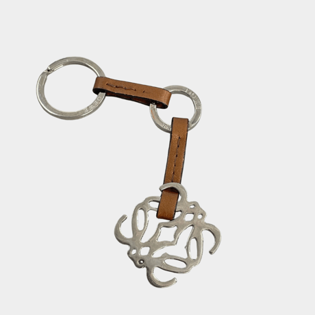 LOEWE　キーホルダー　シルバー　ロゴ