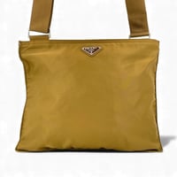PRADA ナイロン ベージュ クロスボディ ショルダーバッグ