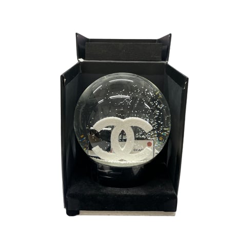 CHANEL　スノードーム