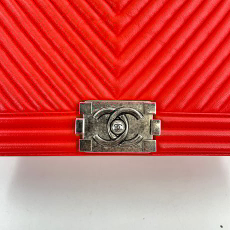 CHANEL　ボーイシャネル　Vステッチ